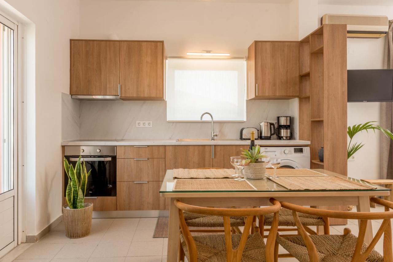 Eden Of Grameno Apartment ปาไลโอโกรา ภายนอก รูปภาพ