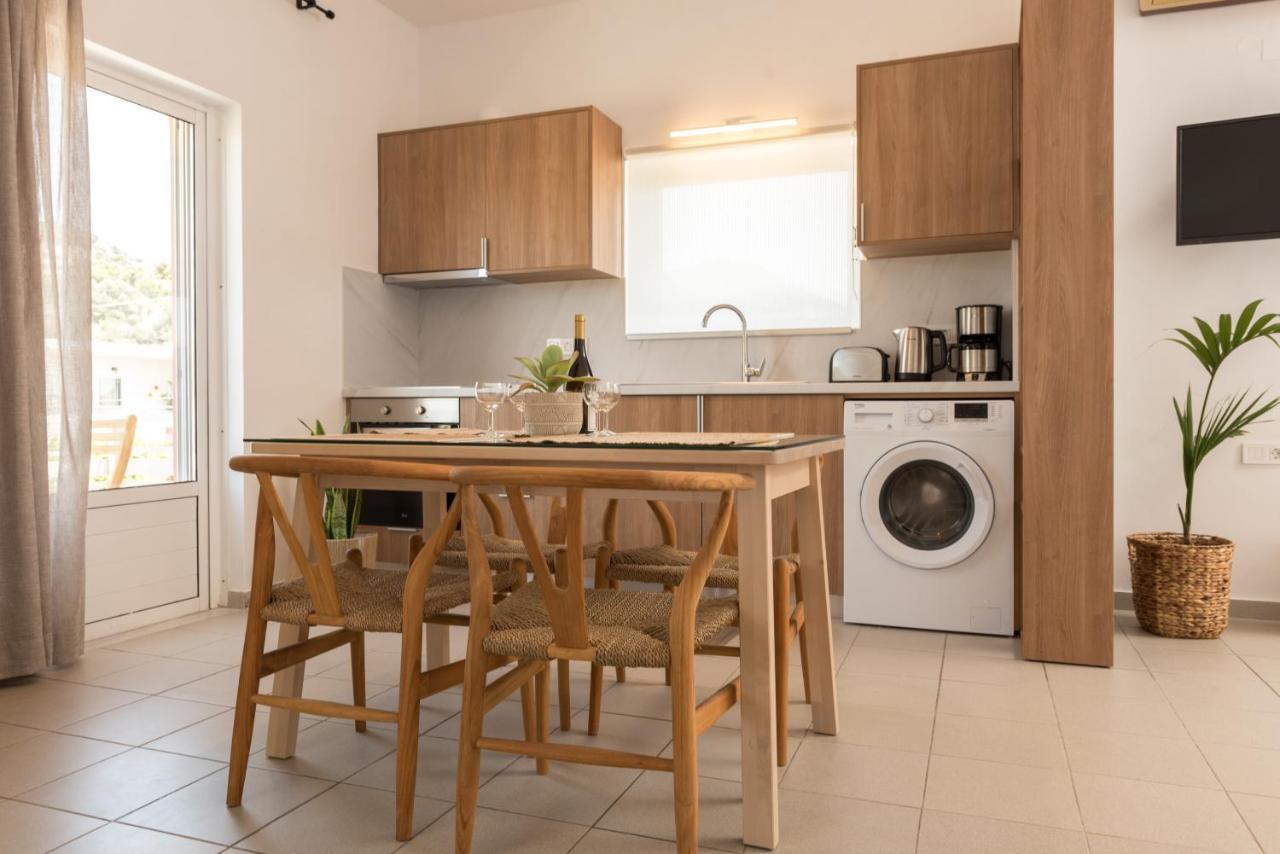 Eden Of Grameno Apartment ปาไลโอโกรา ภายนอก รูปภาพ